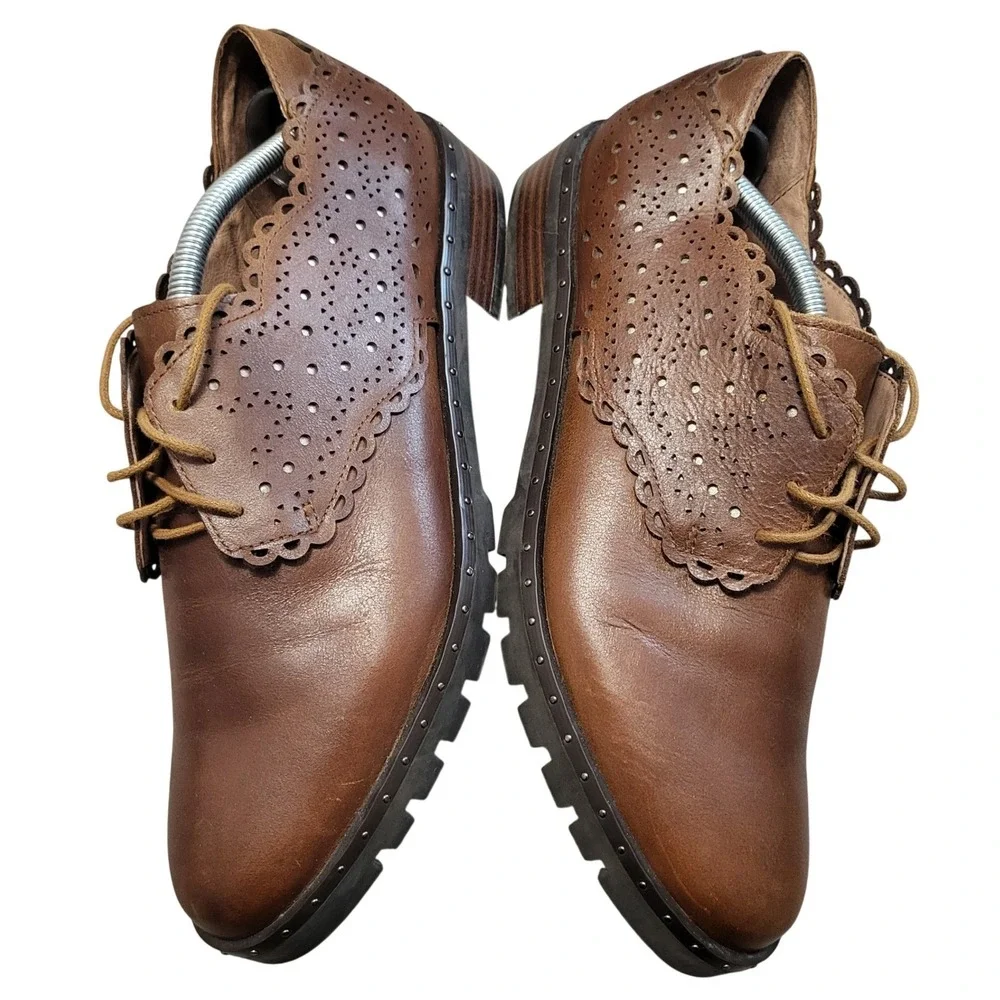 Sundance Brown Leather Scalloped Oxford Lug Sole Studded Shoes EU size 41 US 10